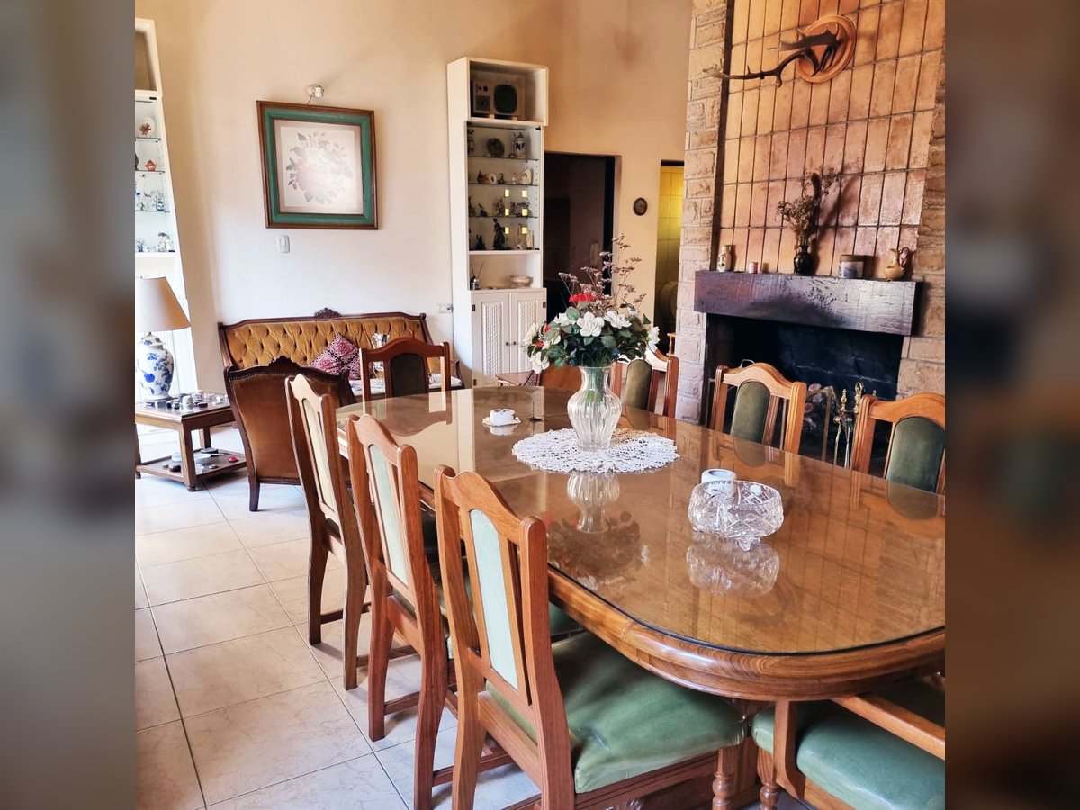 🏠 Casa Señorial Grande en Radio Céntrico